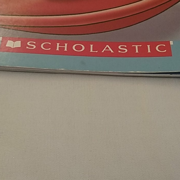 Clifford's Puppy Days The Little Red Sled book - Picture 4 of 6